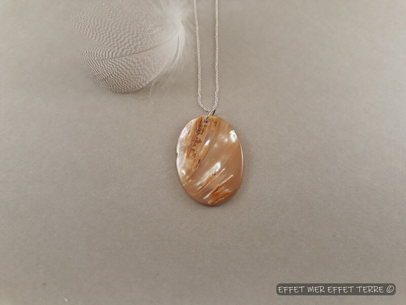 Pendentif ovale nacre