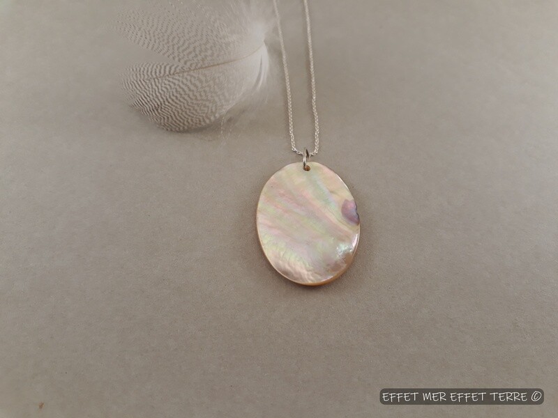 Pendentif ovale nacre