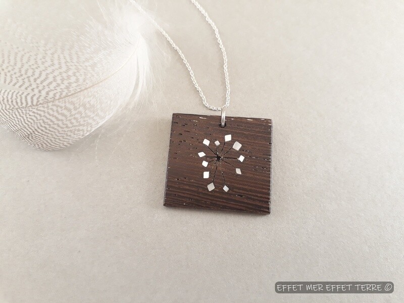 Marqueterie étamines et pistils nacre et bois