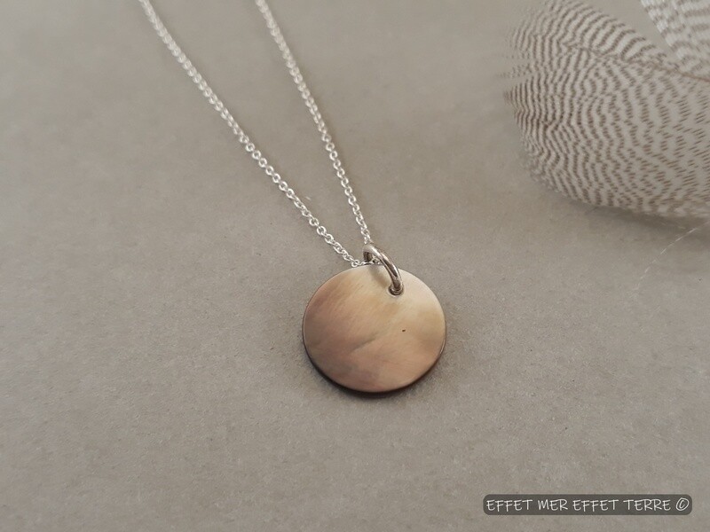 Pendentif nacre grise très petite taille