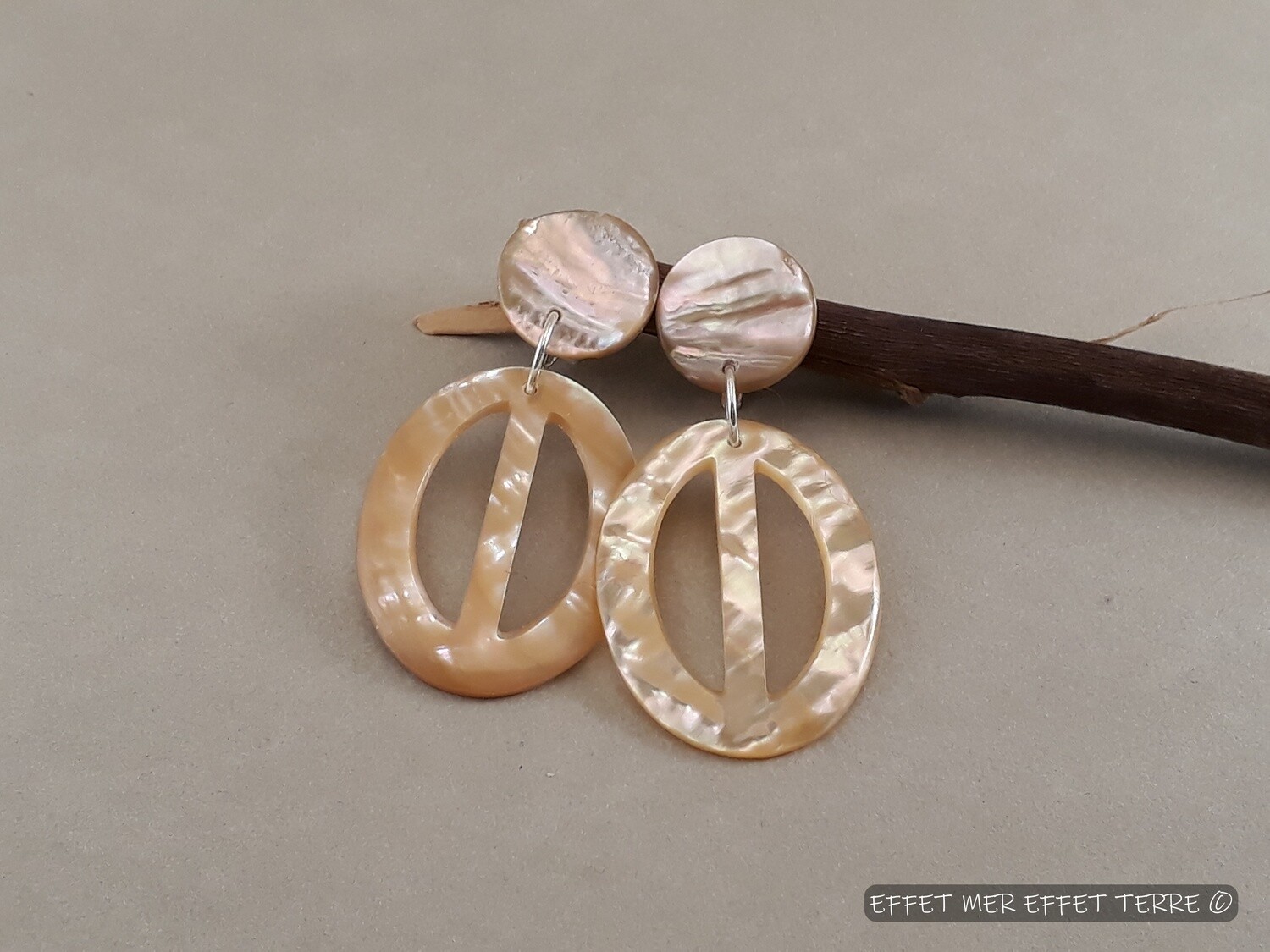 Clip boucles d&#39;oreille nacre Goldfish