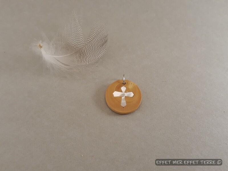 Marqueterie croix buis et nacre