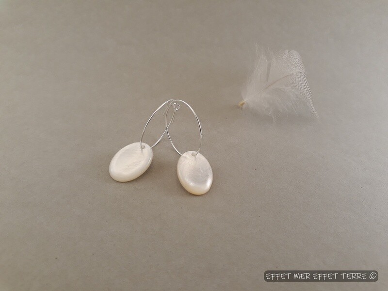 Créoles ovale nacre blanche