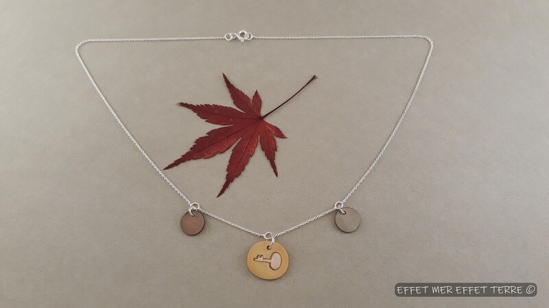 Pendentif argent et marqueterie clé