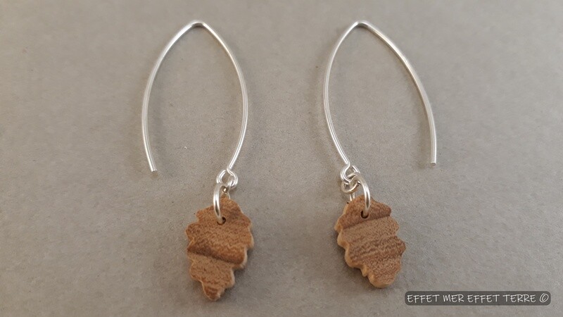Boucles d&#39;oreilles en bois feuille chêne