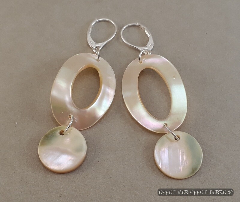 Boucles d&#39;oreilles 2 nacres: Burgo et Tuléar