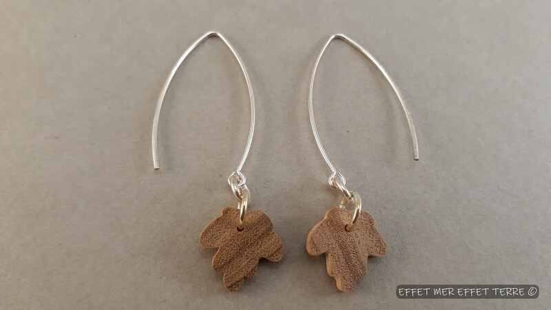 Boucles d&#39;oreilles en bois feuille érable