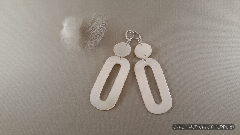 Boucles d'oreilles chic 2 nacre blanche