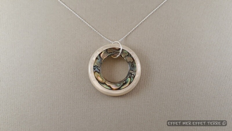 Pendentif anneau duo nacre blanche et nacre haliotide grand modèle