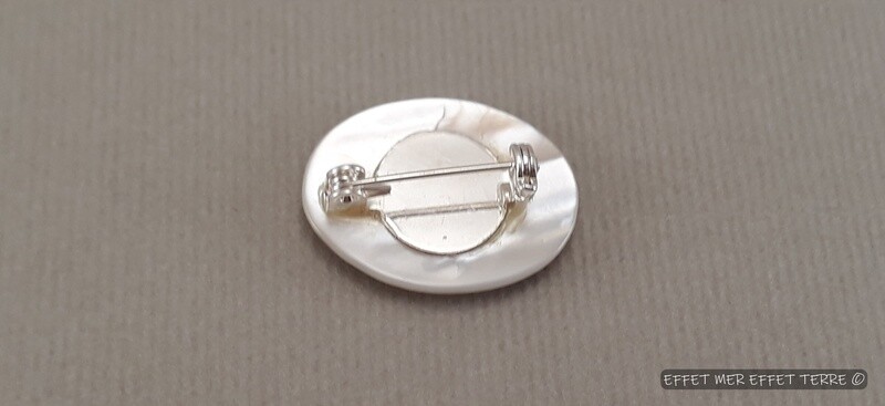 Broche Nacre Grise