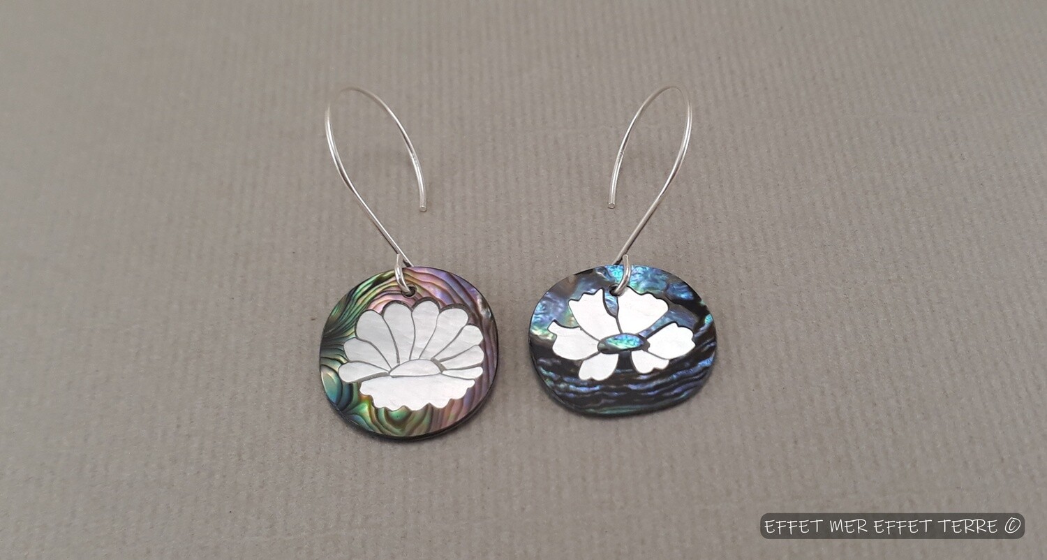 Boucles d&#39;oreille Marqueterie de nacre &quot;Mes 2 fleurs préférées&quot;
