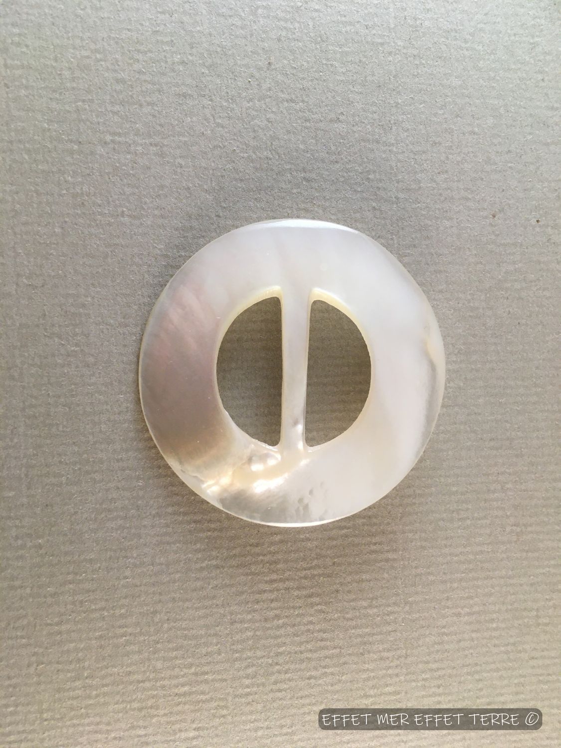 Broche nacre blanche