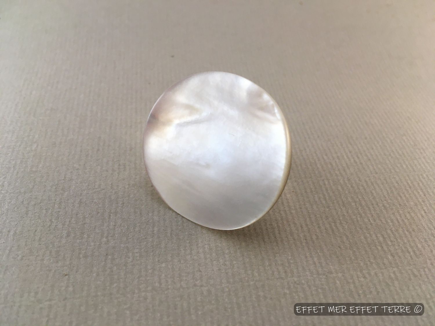 Bague ronde argent et nacre blanche