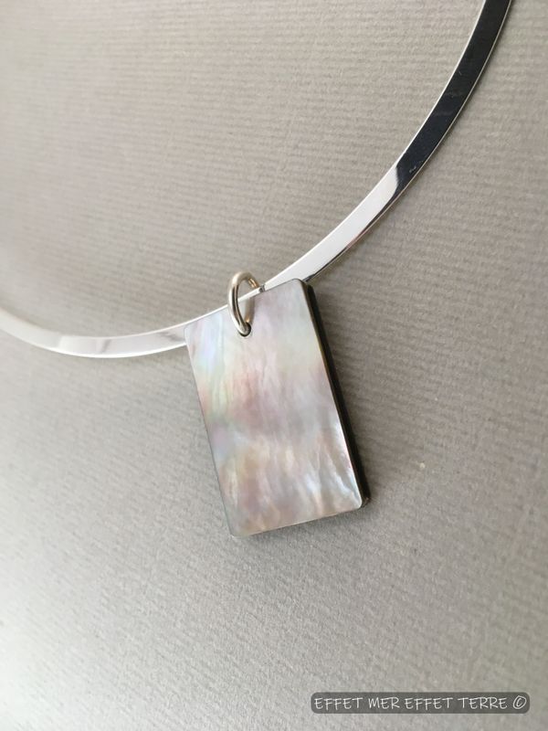 Pendentif rectangle nacre grise