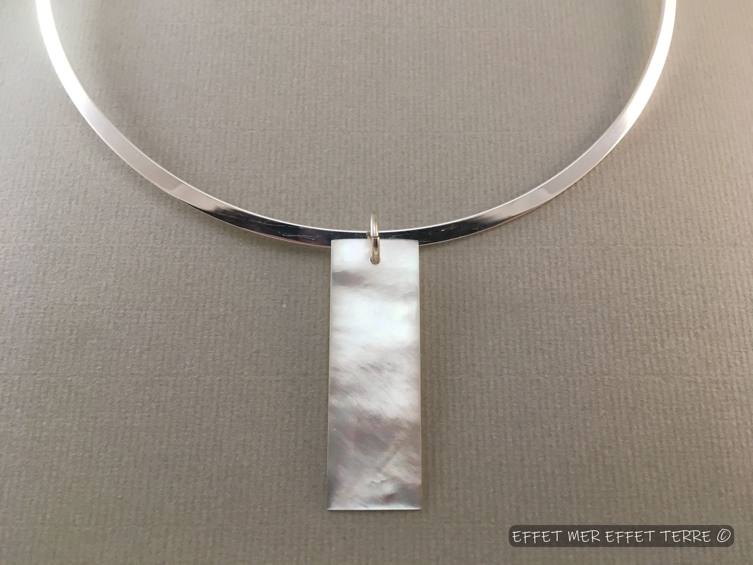 Pendentif nacre blanche