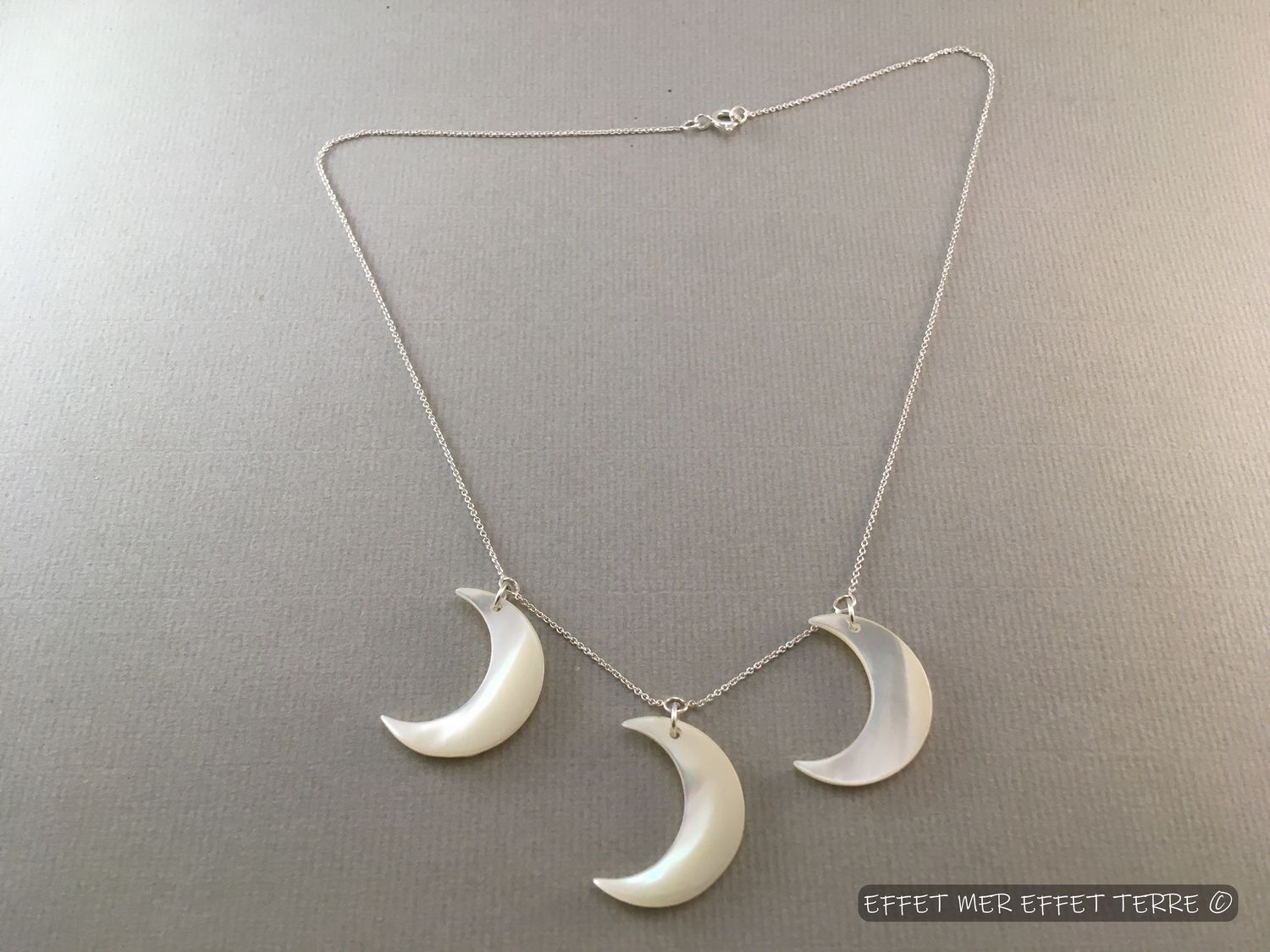 Pendentif 3 lunes nacre Troca