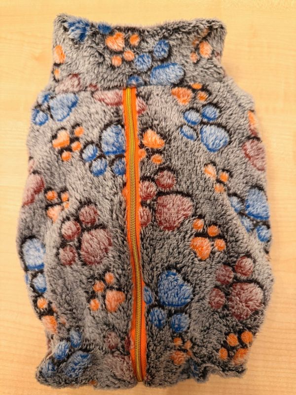 Niedlicher Overall "Patas" aus Wellness-Fleece