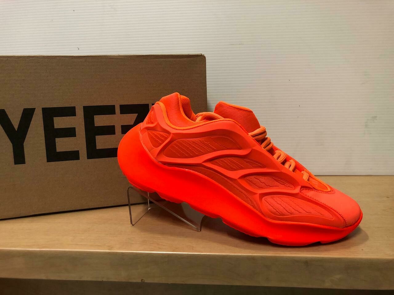 Yeezy store 700 1.1