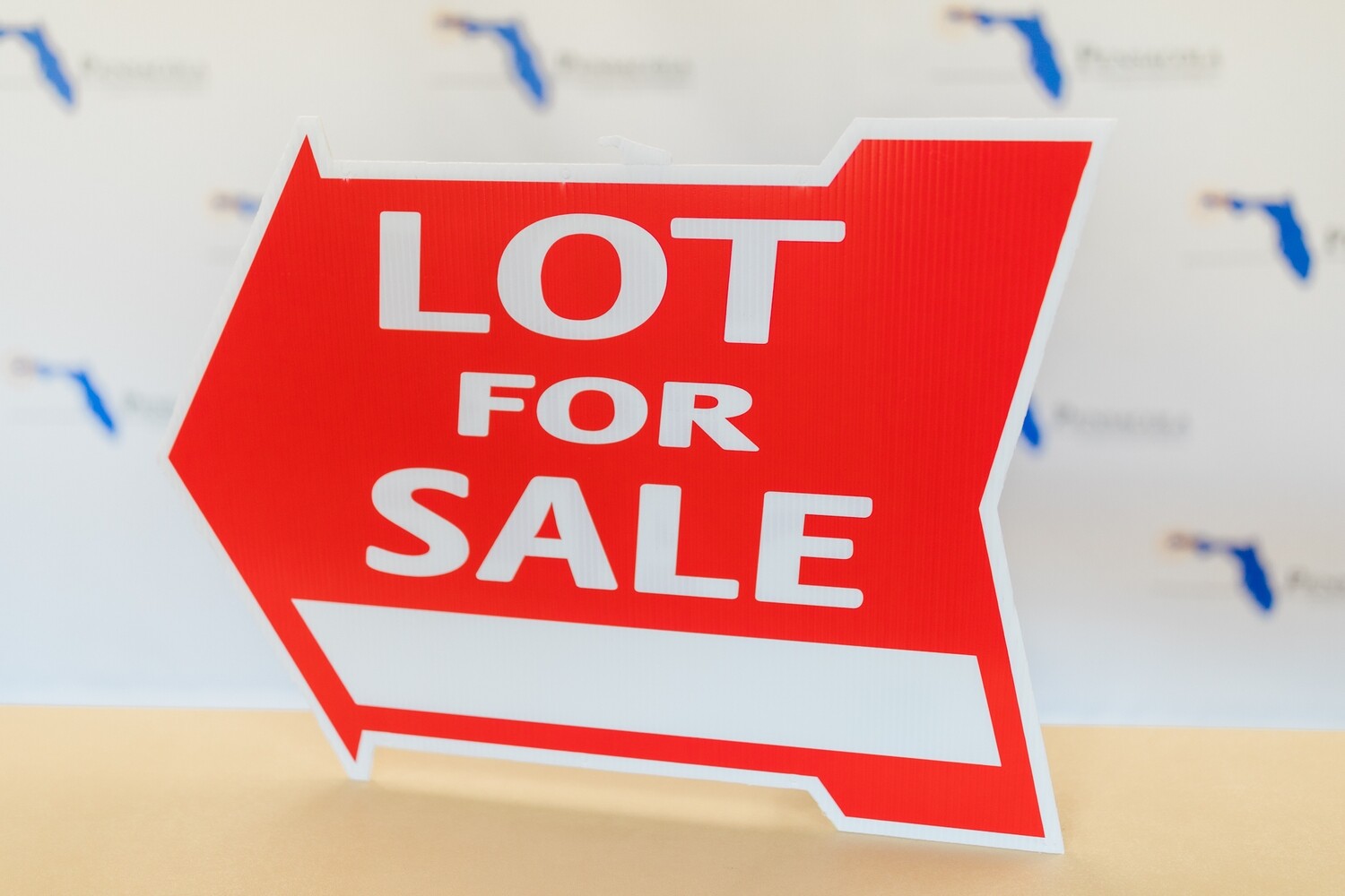 LOT FOR SALE ARROW SHAPE