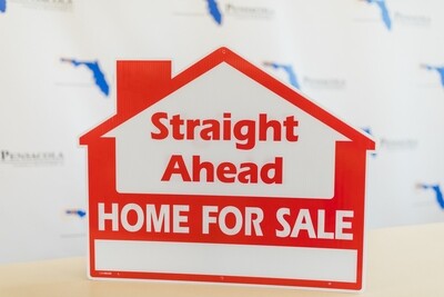 HOME FOR SALE STRAIGHT AHEAD