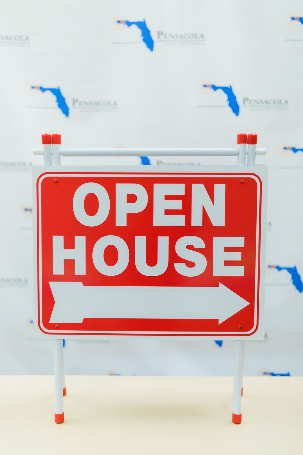 OPEN HOUSE AFRAME, Color: Red