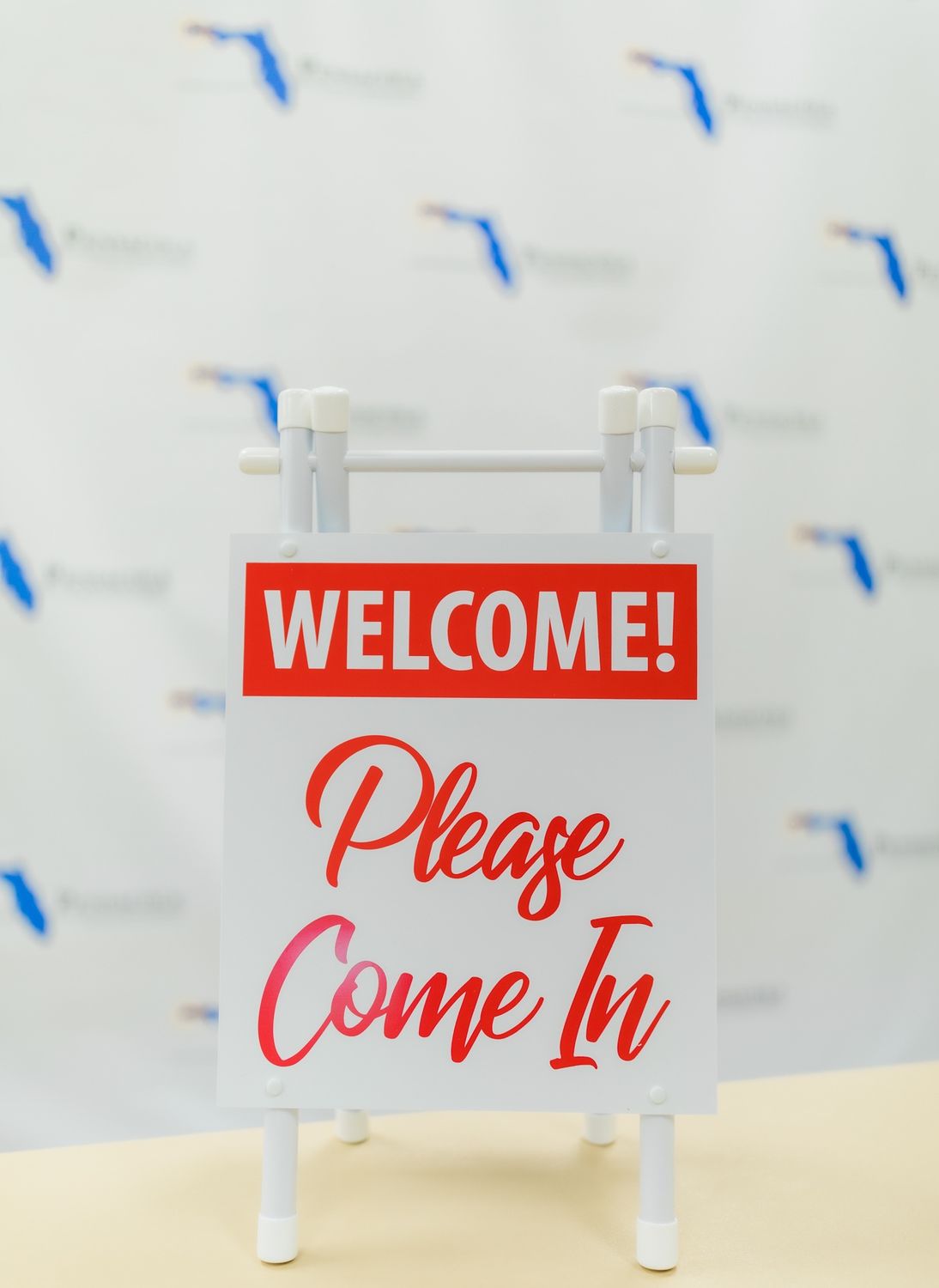 SMALL A-FRAME WELCOME Red