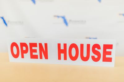 OPEN HOUSE RIDER Red