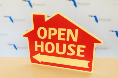 OPEN HOUSE (HOUSE SHAPE) Red/Yellow