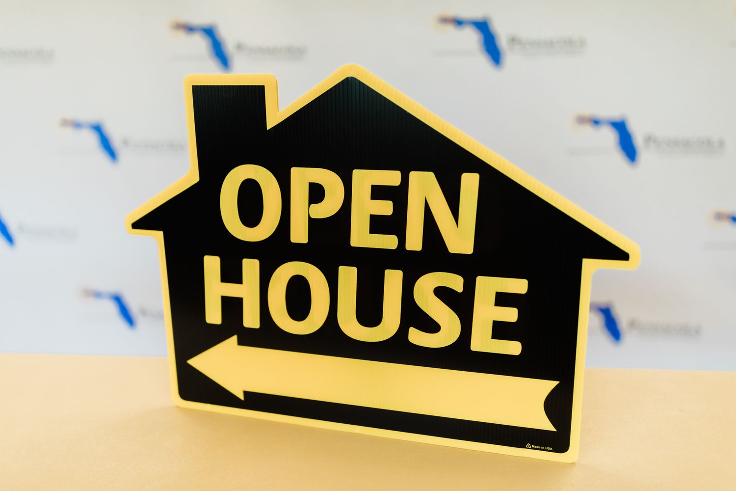 OPEN HOUSE (HOUSE SHAPE) Black/Yellow