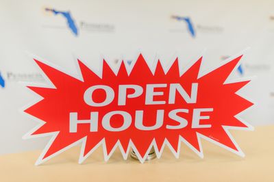 OPEN HOUSE STARBURST Red