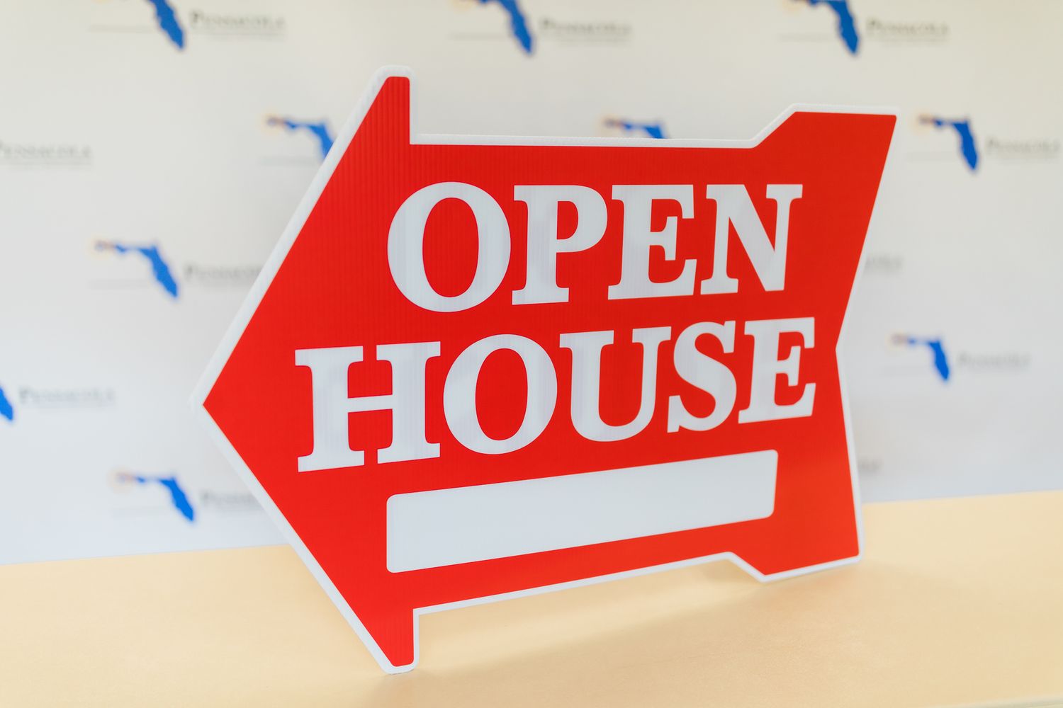 OPEN HOUSE EXTRA LARGE ARROW Red