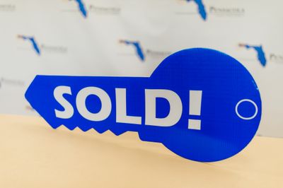 PHOTO PROP SOLD KEY Blue