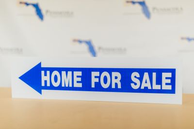 HOME FOR SALE W/ARROW Blue
