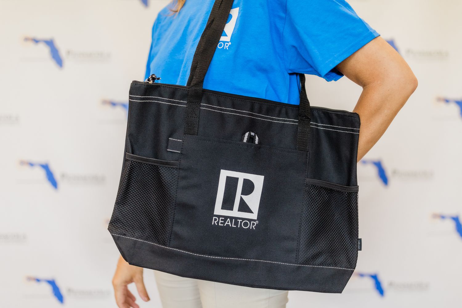NYLON ZIPPERED TOTE BAG Black