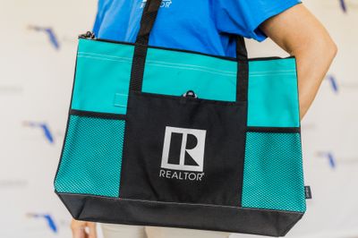 NYLON ZIPPERED TOTE BAG Teal