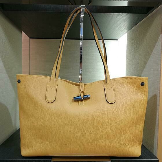Longchamp "Roseau Essential"