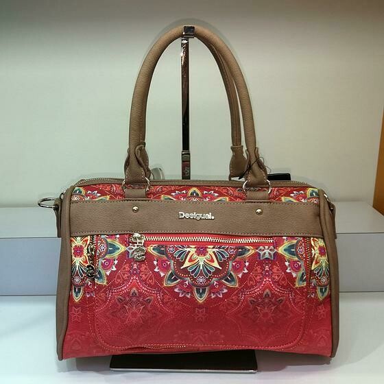 Desigual corail