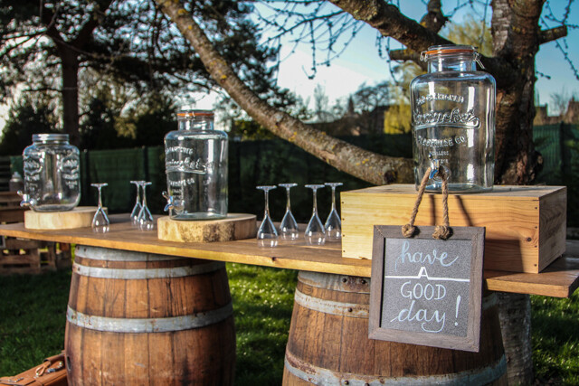 Bar 2 tonneaux + planche