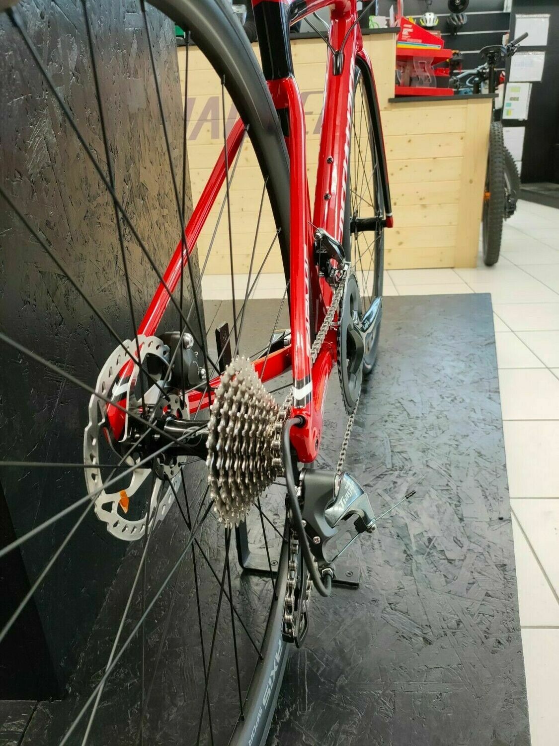 2020 Specialized Tarmac SL6 Base Disc
