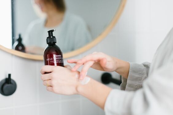 Classic - Hand &amp; Body Lotion - Calming Botanical Touch 100 ml