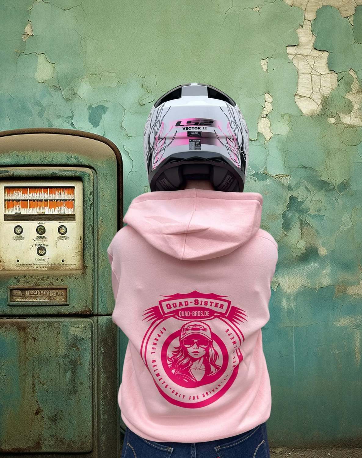 Quad-Sister Hoody "new Sister" in rosa mit Print auf Rücken                            und Tasche vorn