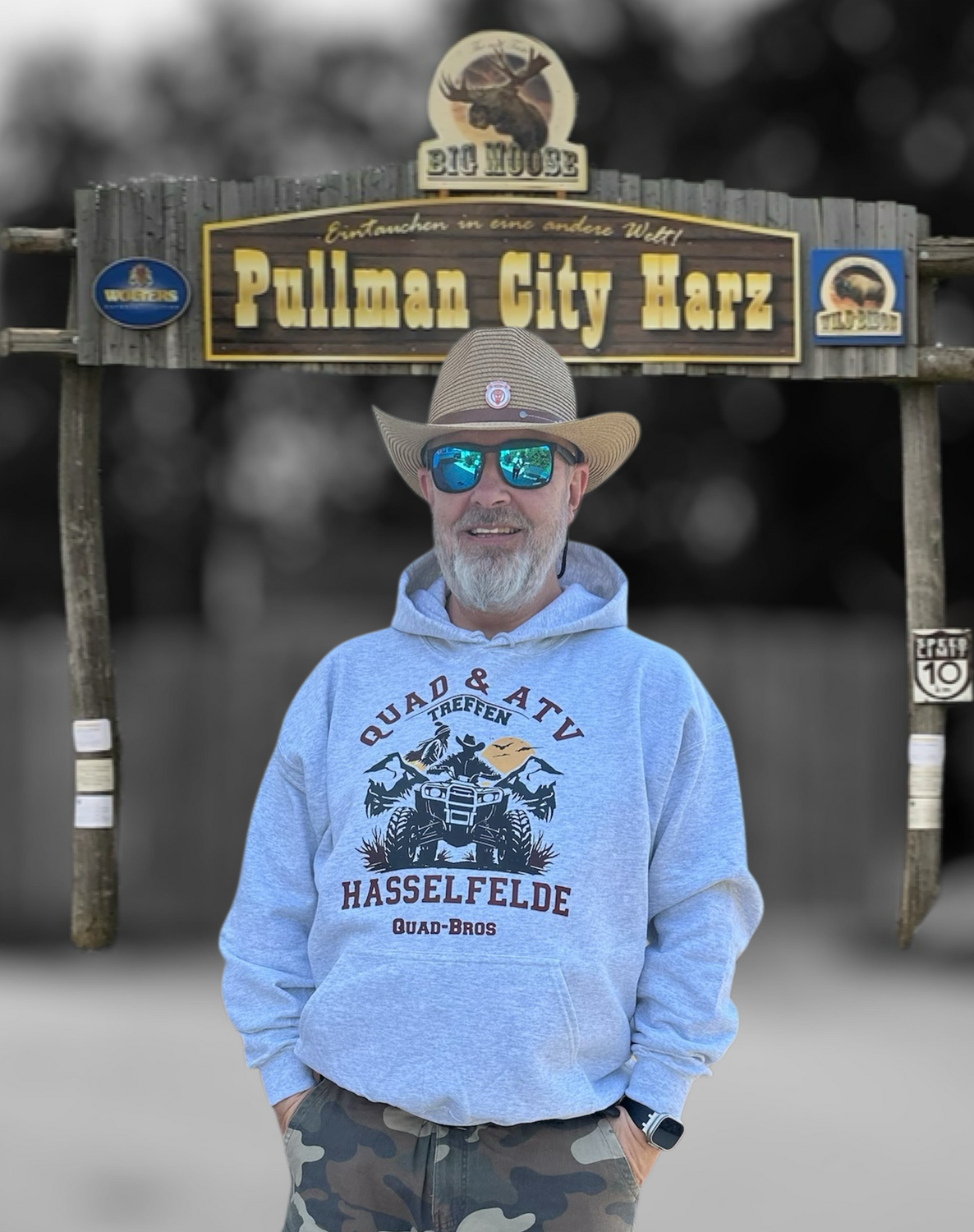 Quad-Bros Hoodie "Hasselfelde 2025" hellgrau mit Print auf der Brust  Passform unisex
