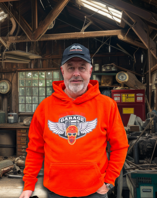 Quad-Bros Hoodie "Garage" orange mit Print auf der Brust