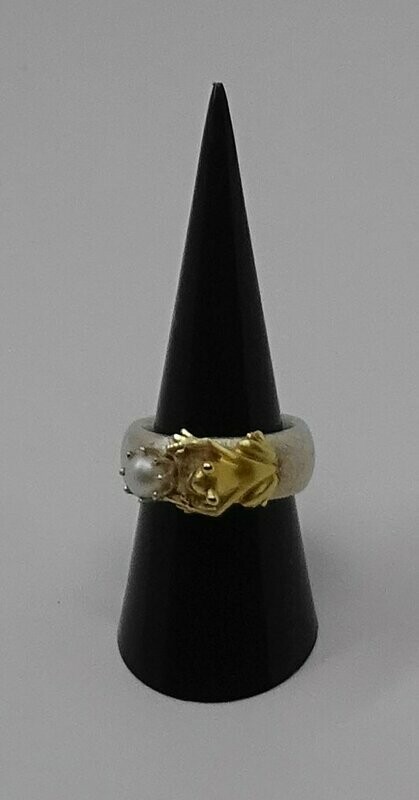 Drachenfels Ring R3963 Drachenfels Ring R3963 "Frosch mit Perle"