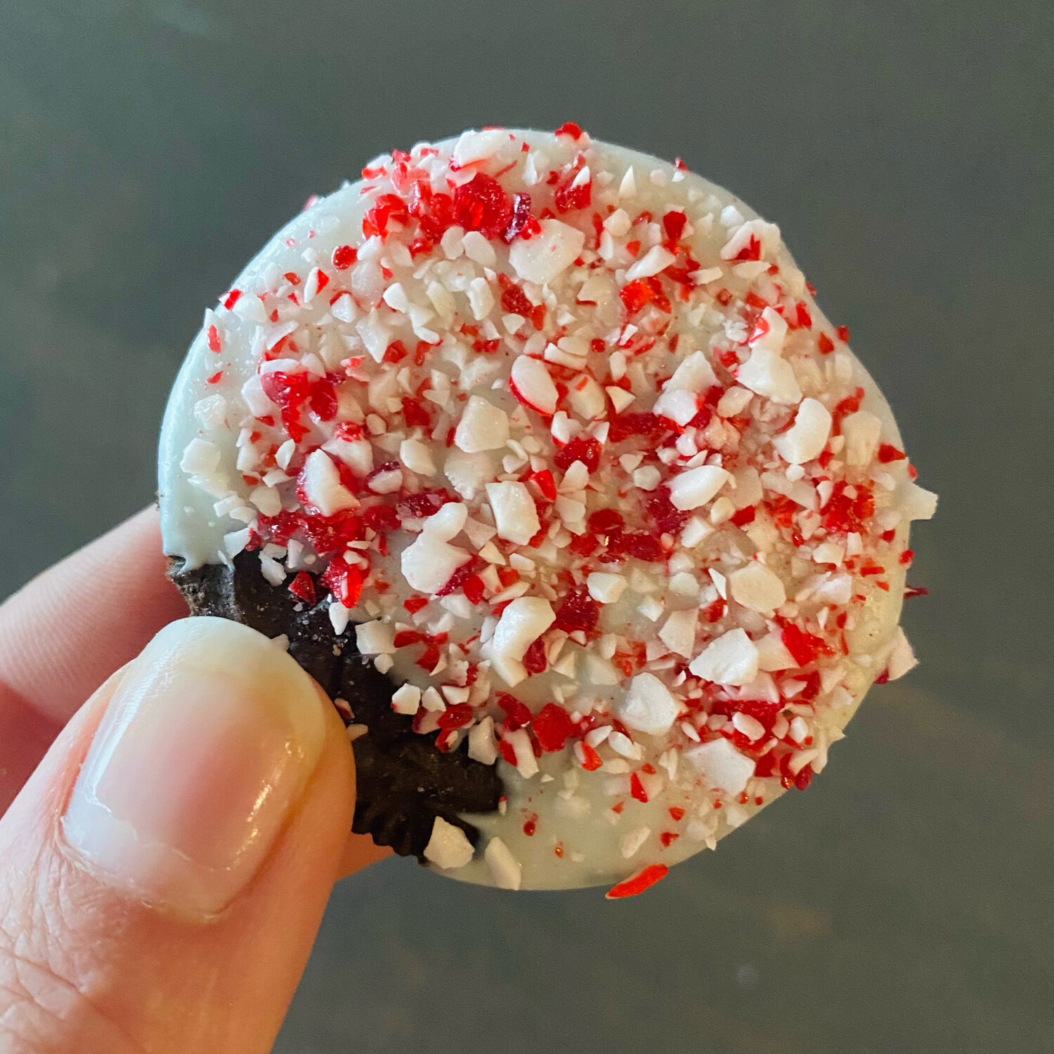 Peppermint White Chocolate Covered Oreos (qty 6)