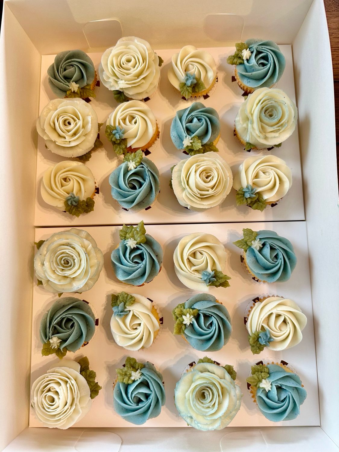 Standard Cupcakes &amp; Cake Bites