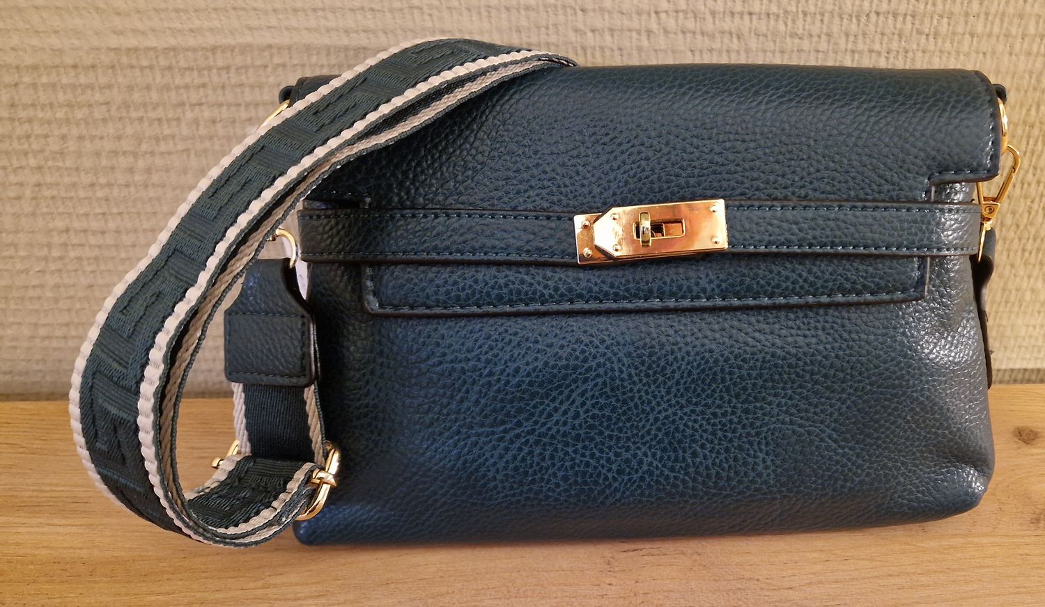 ACCES KUNSTLEDEREN HANDTAS MET FLAP, KLEUR: DONKERGROEN
