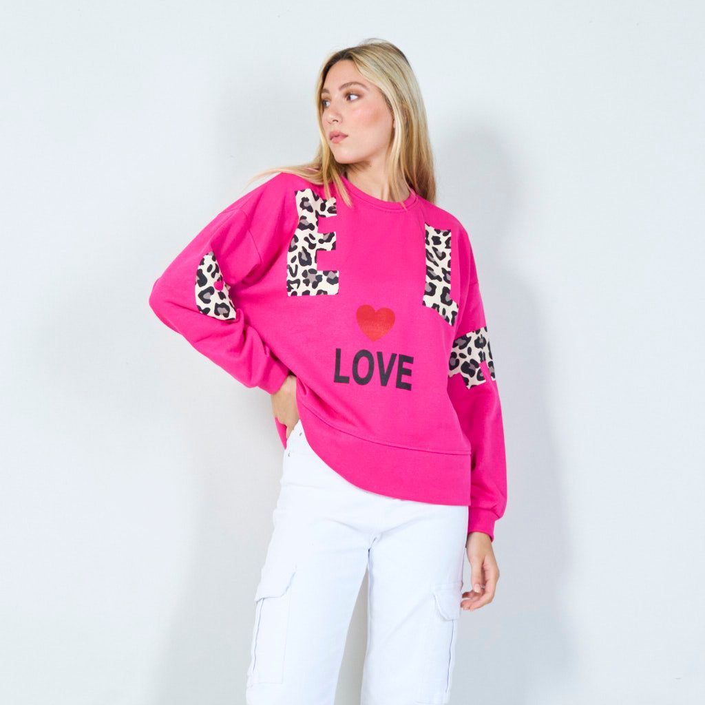 AZARA SWEATSHIRT MET LOVE EN LUIPAARDPRINT, KLEUR: FUCHSIA