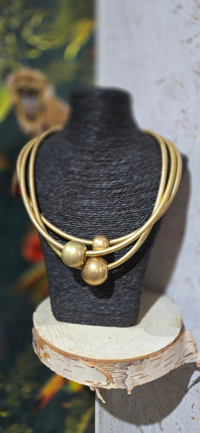 MISS TERRE KETTING MET BOLLEN