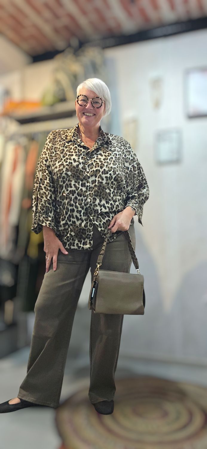MBMS BLOES MET LEOPARD EN STEENTJES